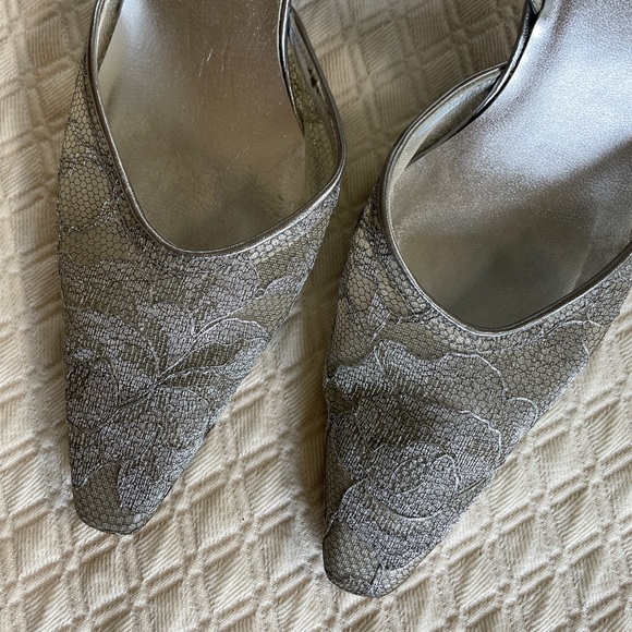 Stuart Weitzman Slingbacks Size 8.5 - Picture 2 of 5